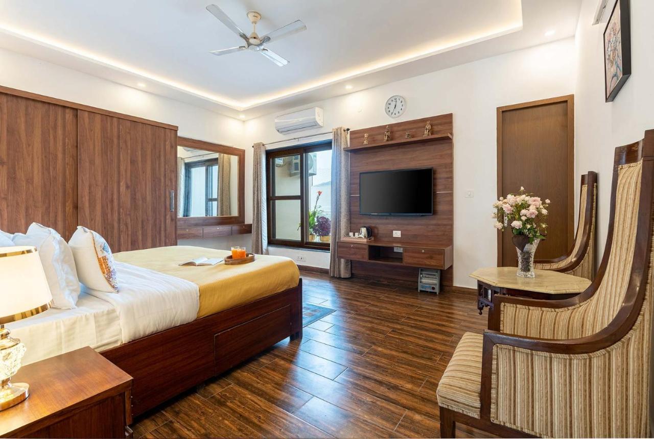 Brookvale Manor By Stayvista - Private Pool Haven With Endless Views & Indoor Fun Sohna Buitenkant foto