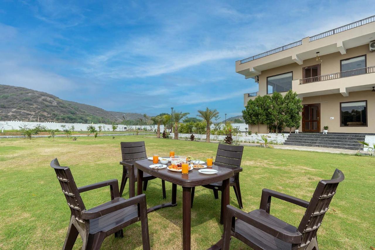 Brookvale Manor By Stayvista - Private Pool Haven With Endless Views & Indoor Fun Sohna Buitenkant foto