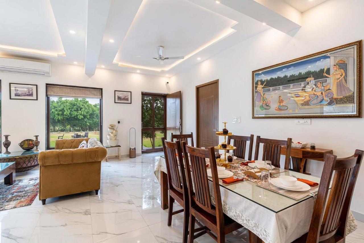 Brookvale Manor By Stayvista - Private Pool Haven With Endless Views & Indoor Fun Sohna Buitenkant foto