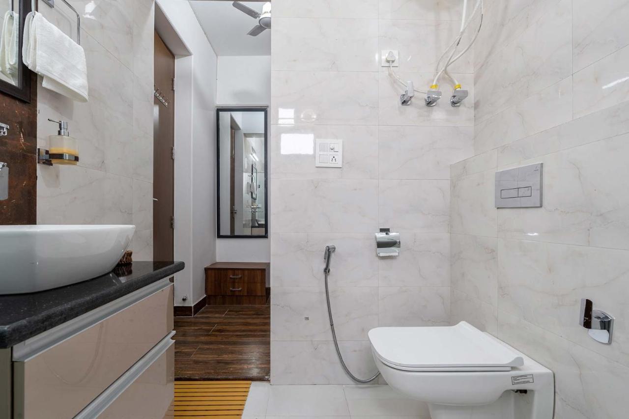 Brookvale Manor By Stayvista - Private Pool Haven With Endless Views & Indoor Fun Sohna Buitenkant foto