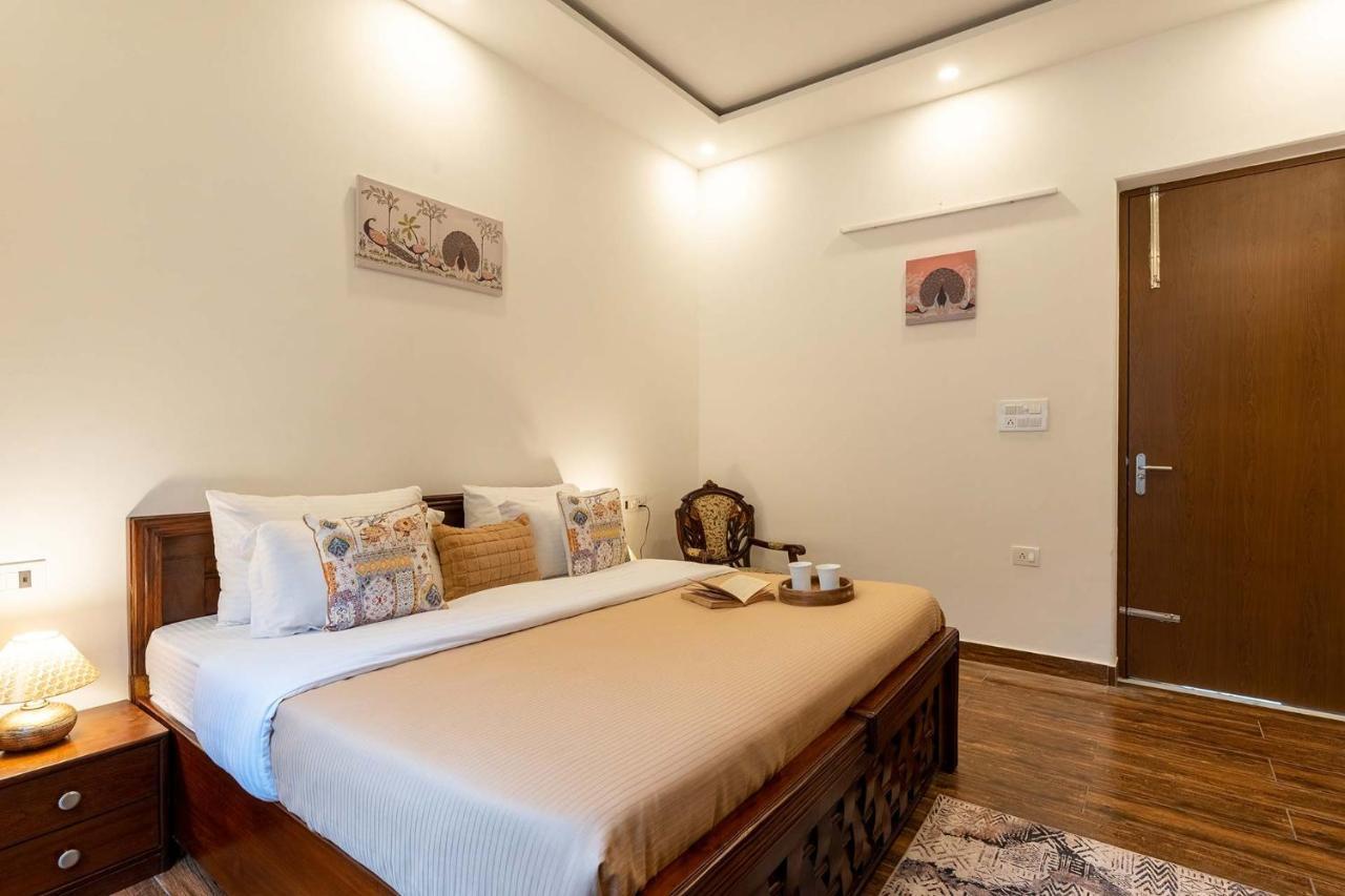 Brookvale Manor By Stayvista - Private Pool Haven With Endless Views & Indoor Fun Sohna Buitenkant foto