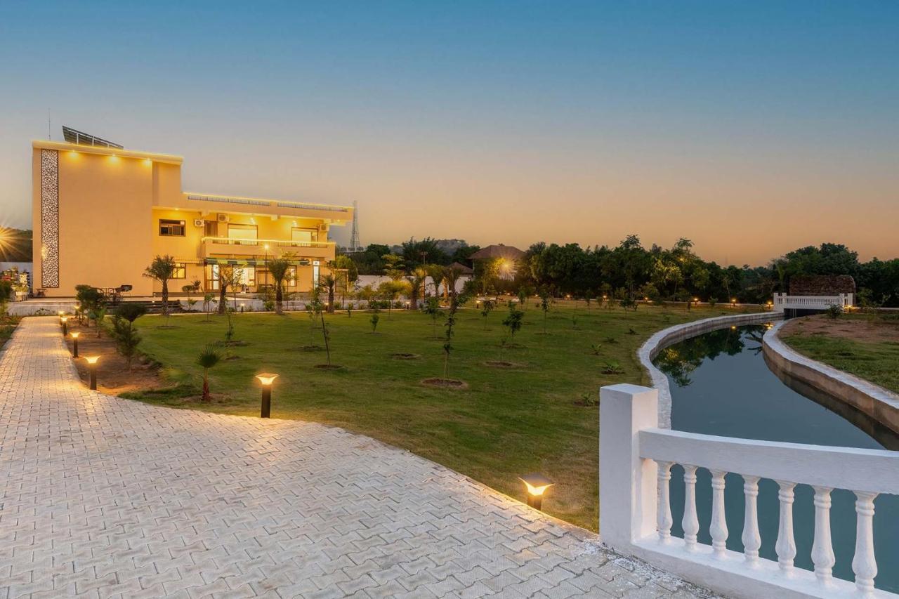 Brookvale Manor By Stayvista - Private Pool Haven With Endless Views & Indoor Fun Sohna Buitenkant foto