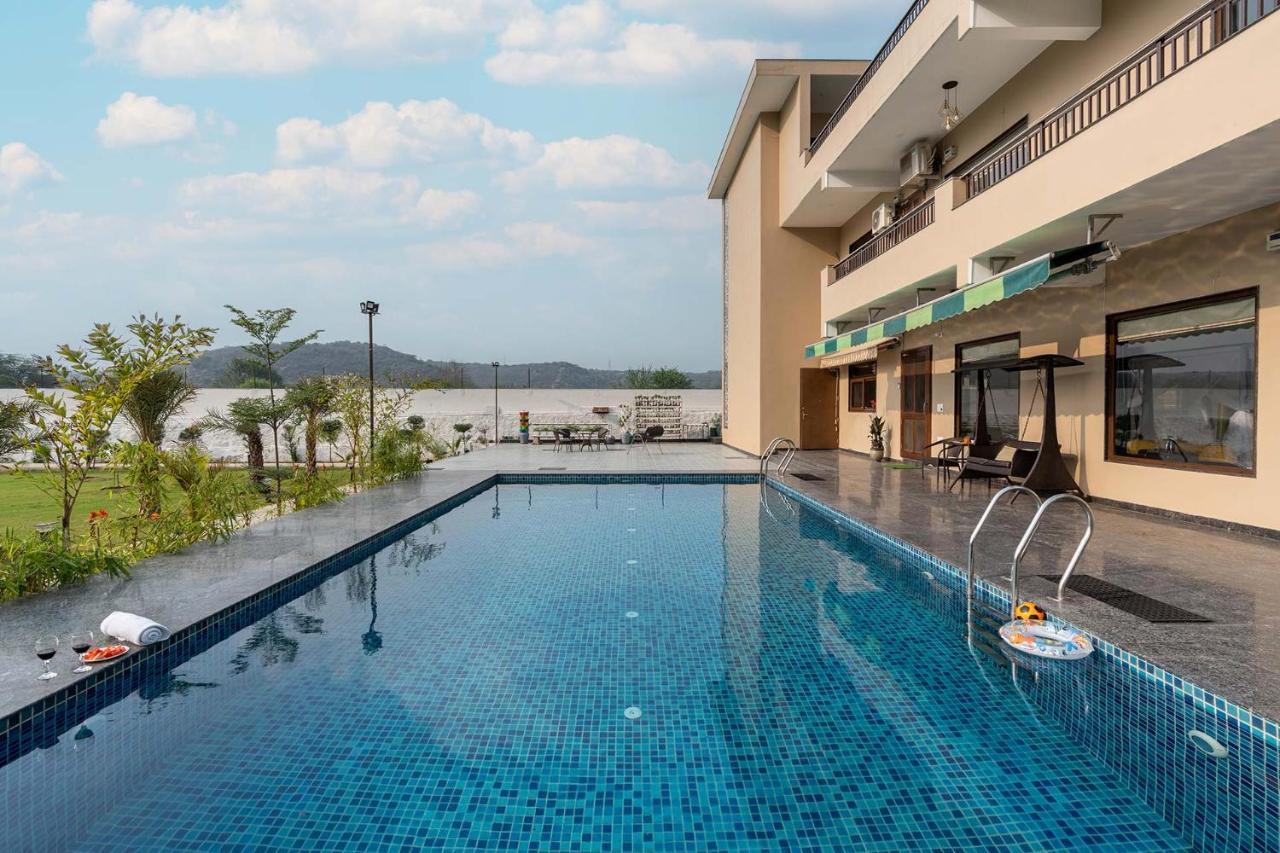 Brookvale Manor By Stayvista - Private Pool Haven With Endless Views & Indoor Fun Sohna Buitenkant foto