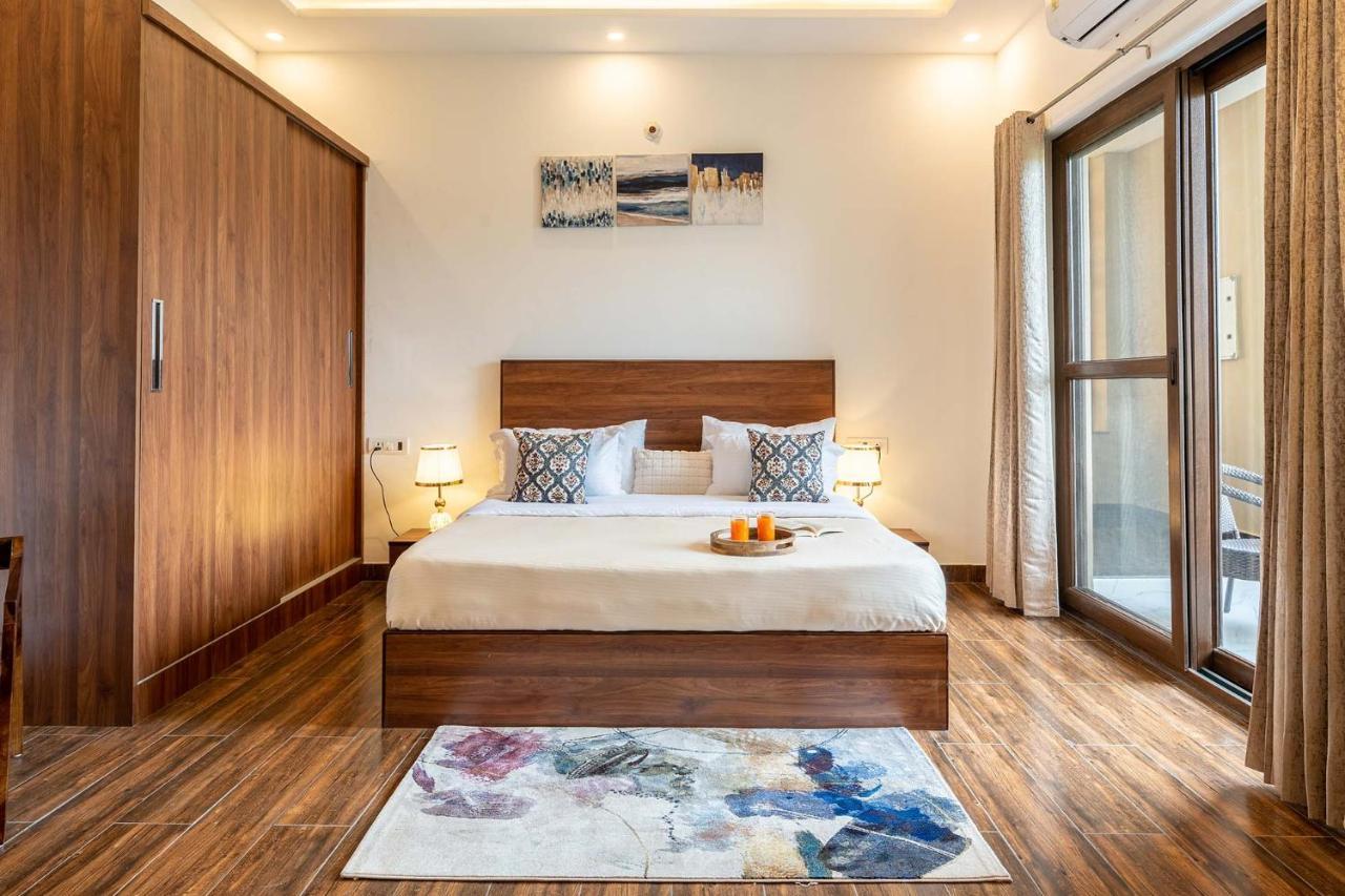 Brookvale Manor By Stayvista - Private Pool Haven With Endless Views & Indoor Fun Sohna Buitenkant foto