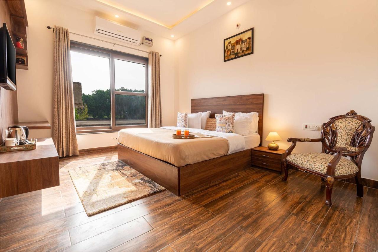 Brookvale Manor By Stayvista - Private Pool Haven With Endless Views & Indoor Fun Sohna Buitenkant foto